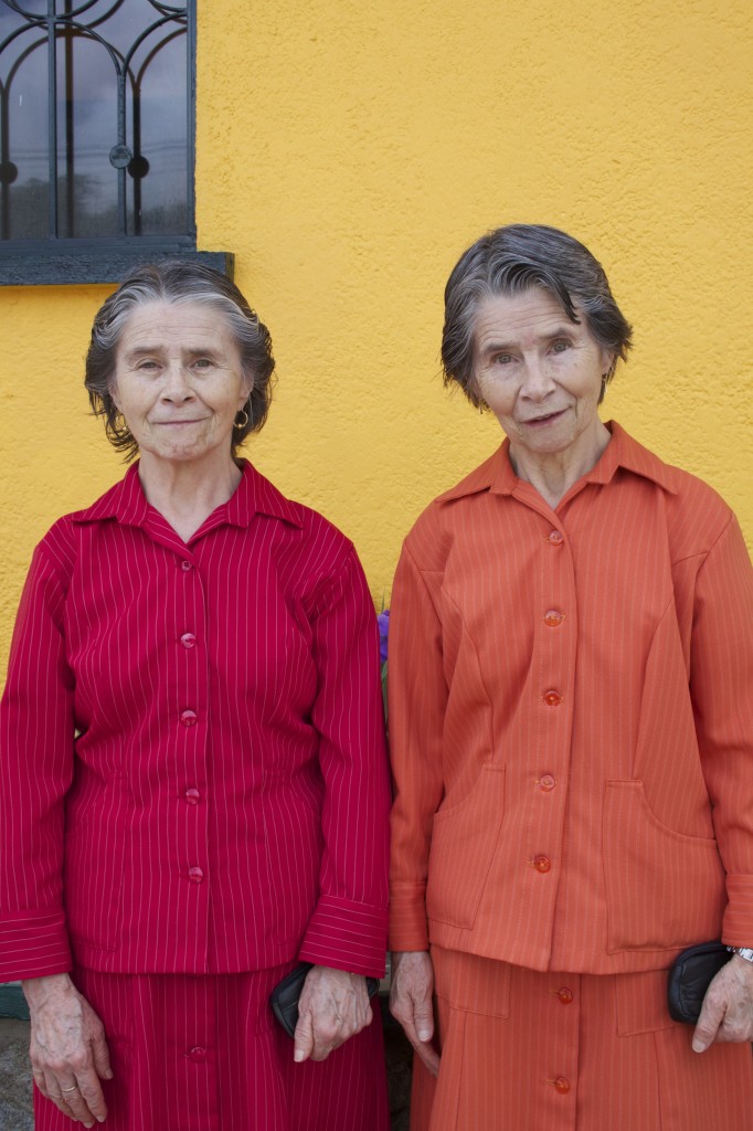 Unrelated to coffee, we met these two beautiful ladies in Libano, and I just had to take their picture!